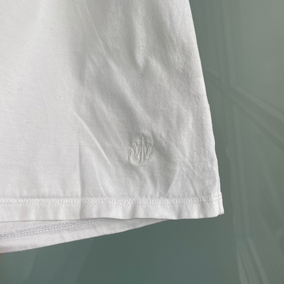 Uniqlo JWA Asymmetrical T-shirt - Picture 4 of 5